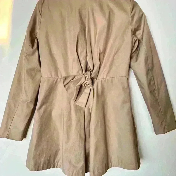 Betsey Johnson Ruffle Rose Pleated Trench Coat - Picture 2 of 8